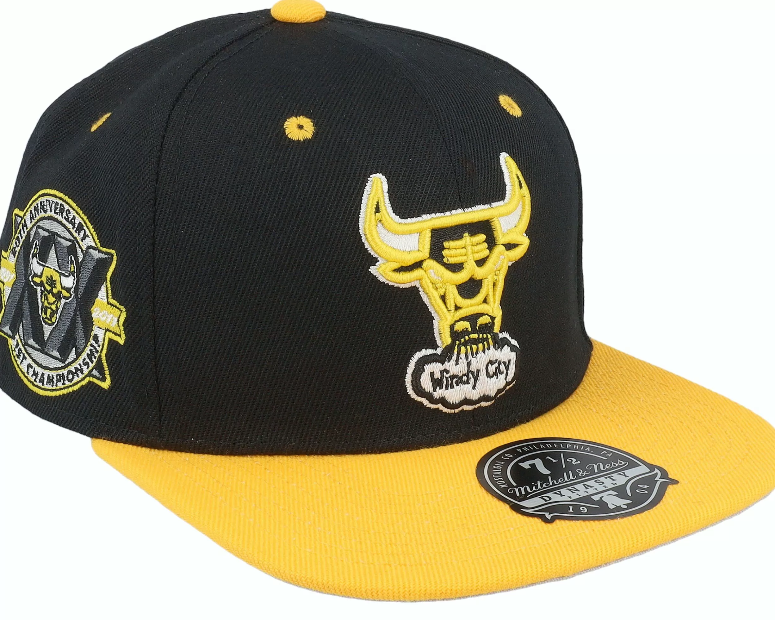 Mitchell & Ness Chicago Bulls Yellow Toe Black/Yellow Fitted - -Unisex Fitted