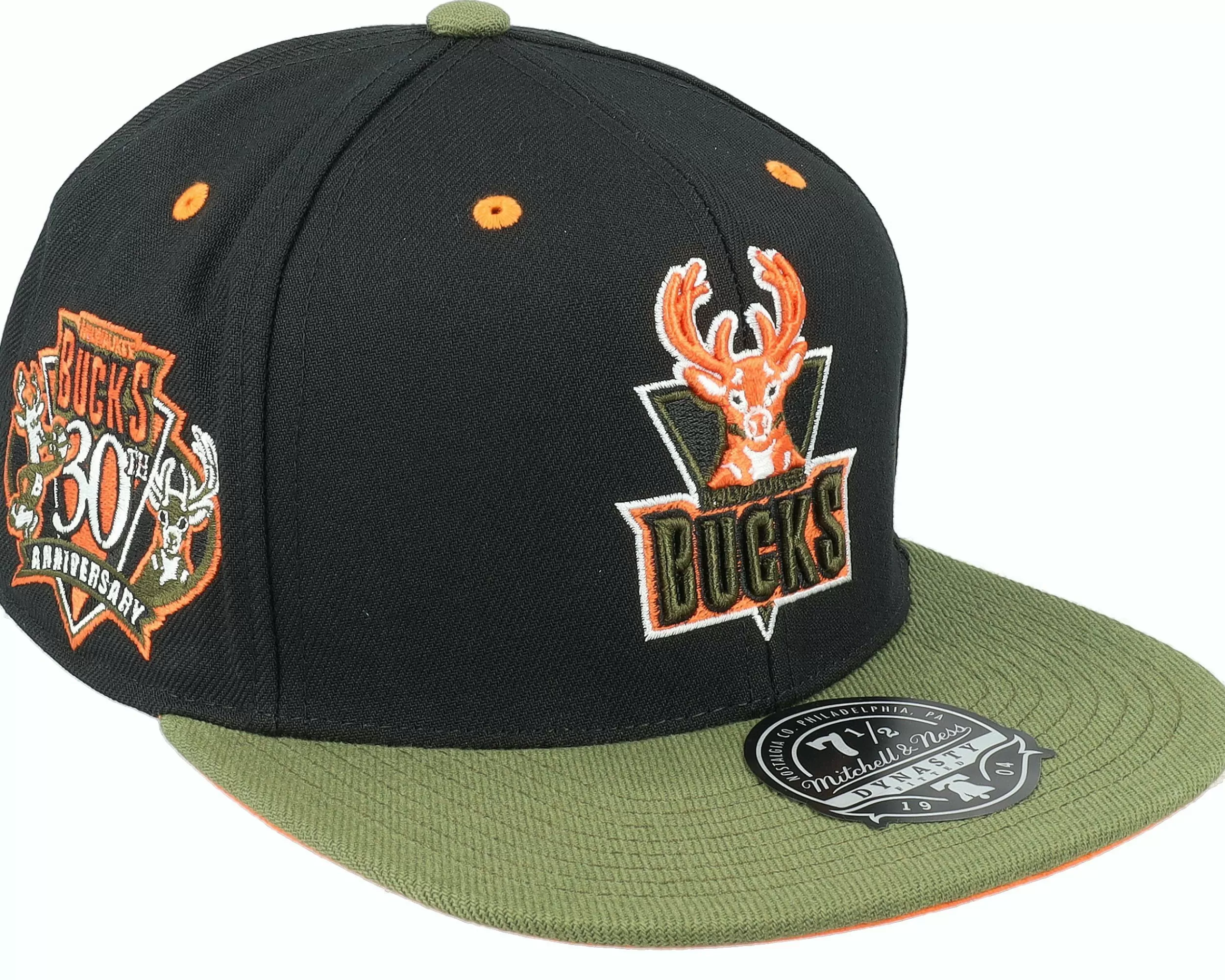 Mitchell & Ness Milwaukee Bucks Take Flight Black/Green Fitted - -Unisex Fitted