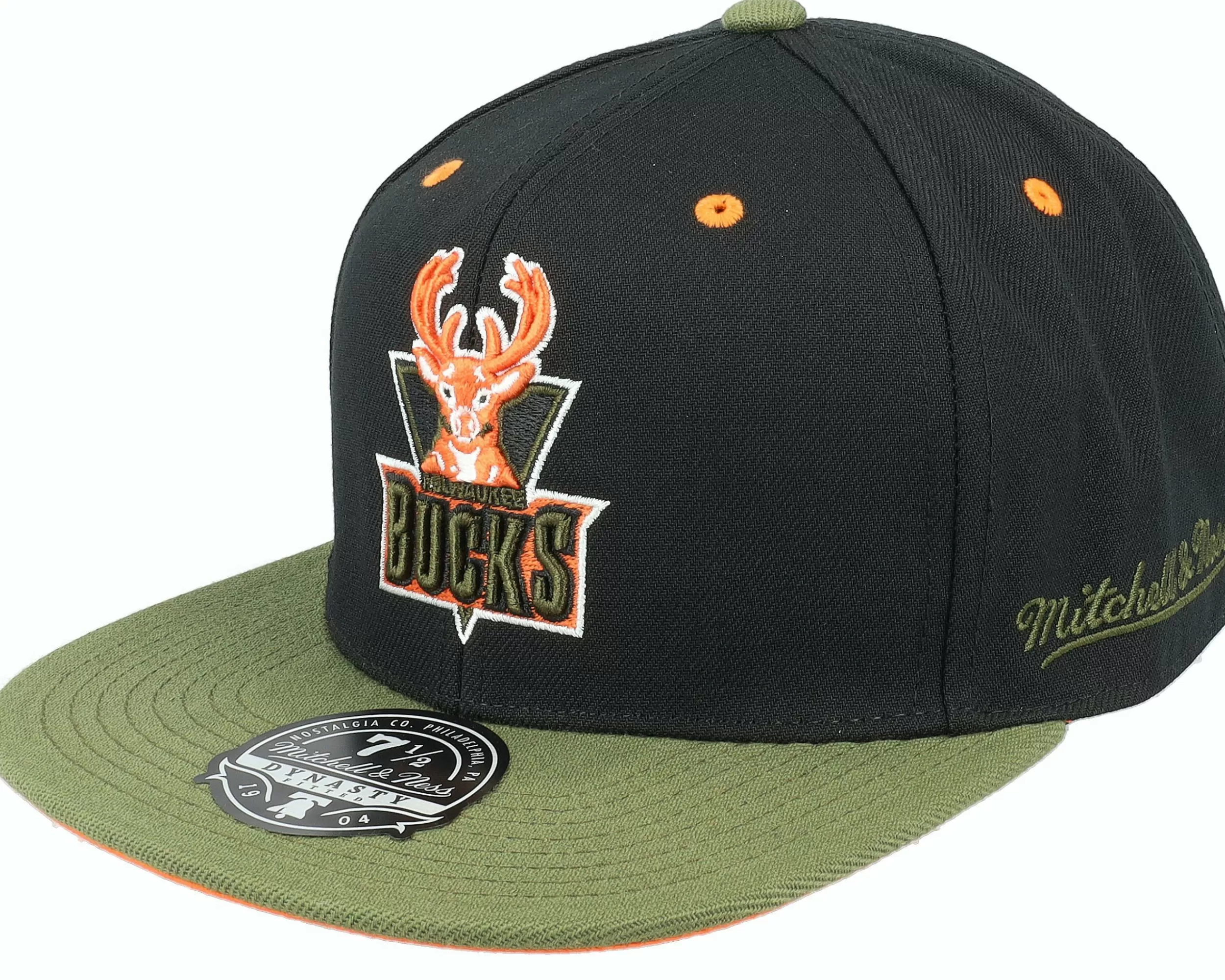 Mitchell & Ness Milwaukee Bucks Take Flight Black/Green Fitted - -Unisex Fitted