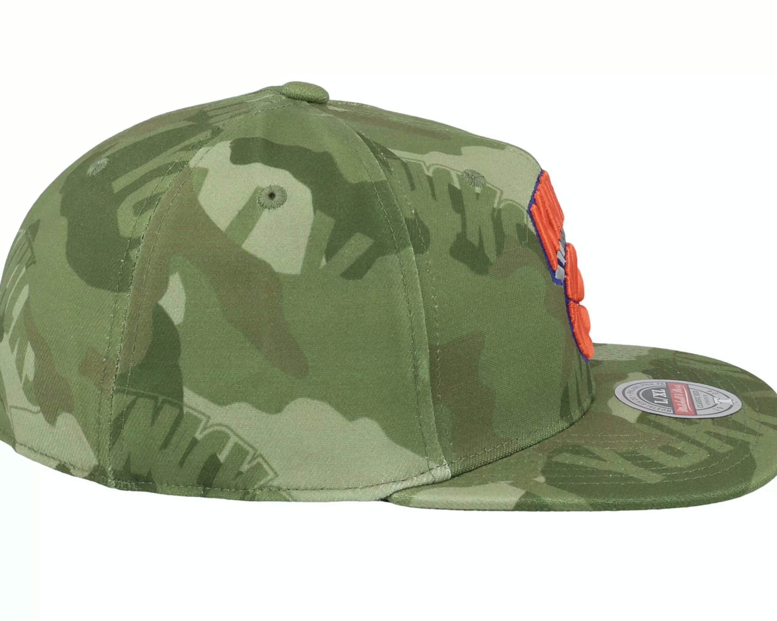 Mitchell & Ness New York Knicks Tonal Camo Stretch Green Camo Fitted - -Unisex Fitted