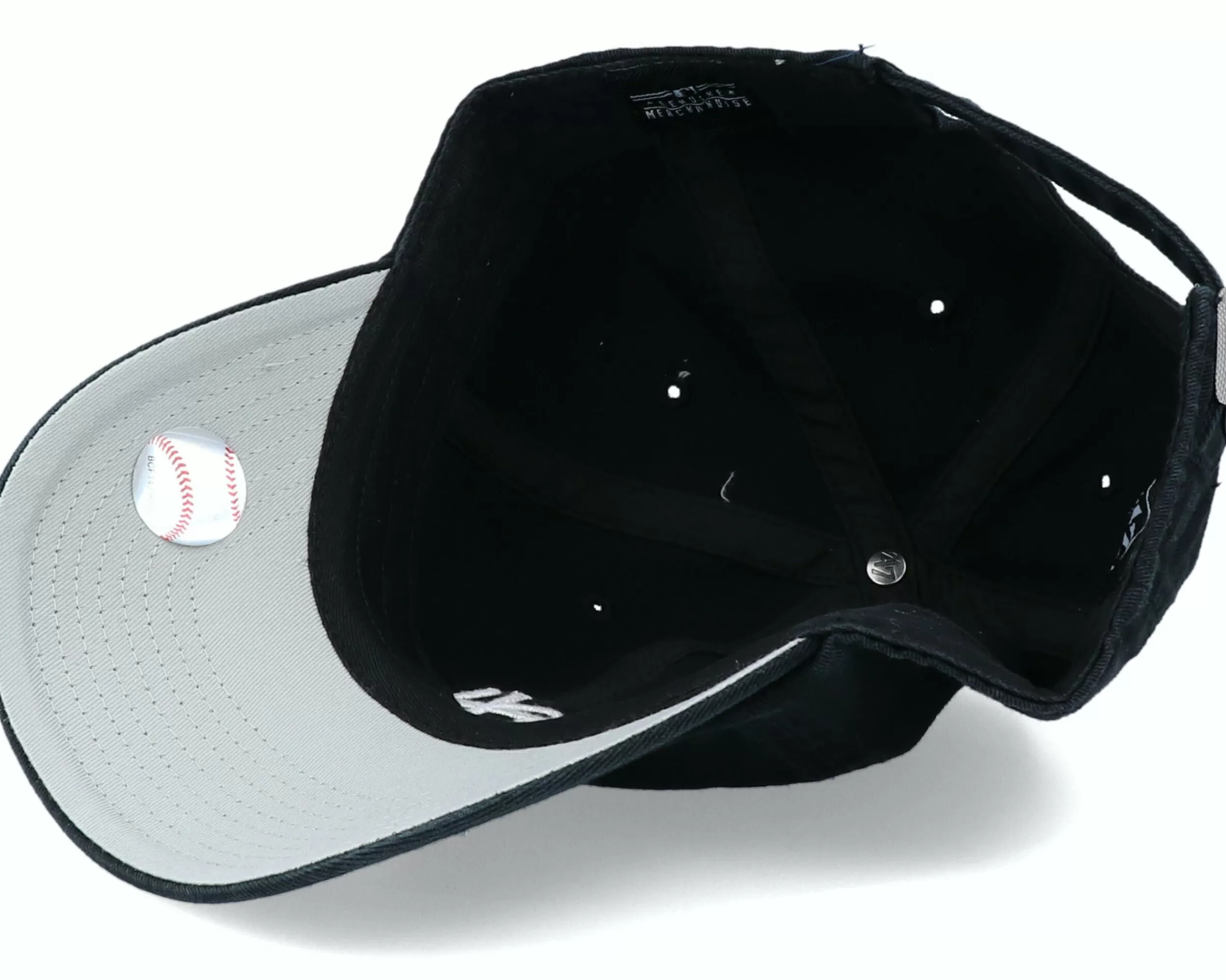 47 Brand New York Yankees Base Runner Clean Up Black/White Adjustable - -Unisex Dad Cap