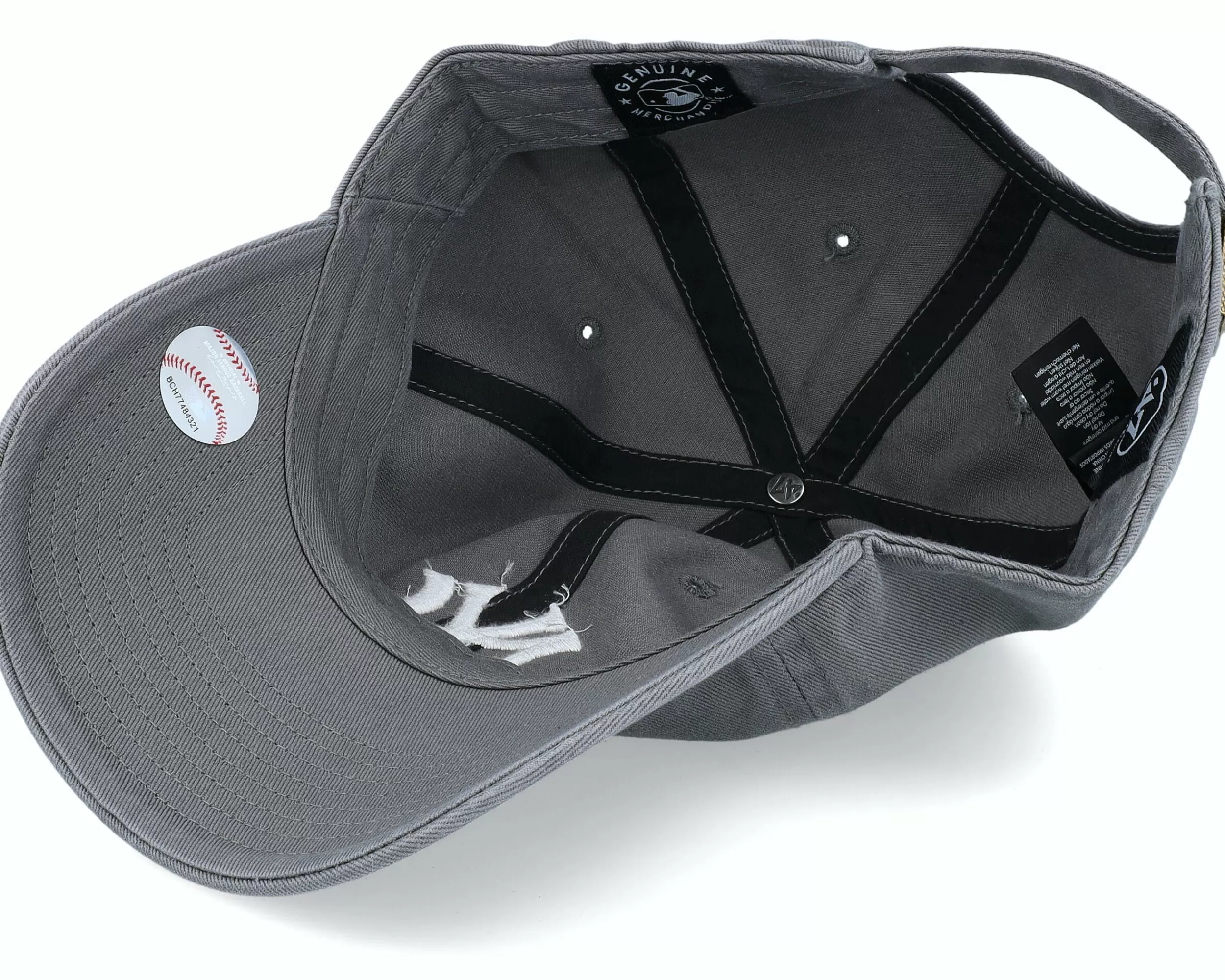 47 Brand New York Yankees Clean Up Dark Grey Dad Cap - -Unisex Dad Cap