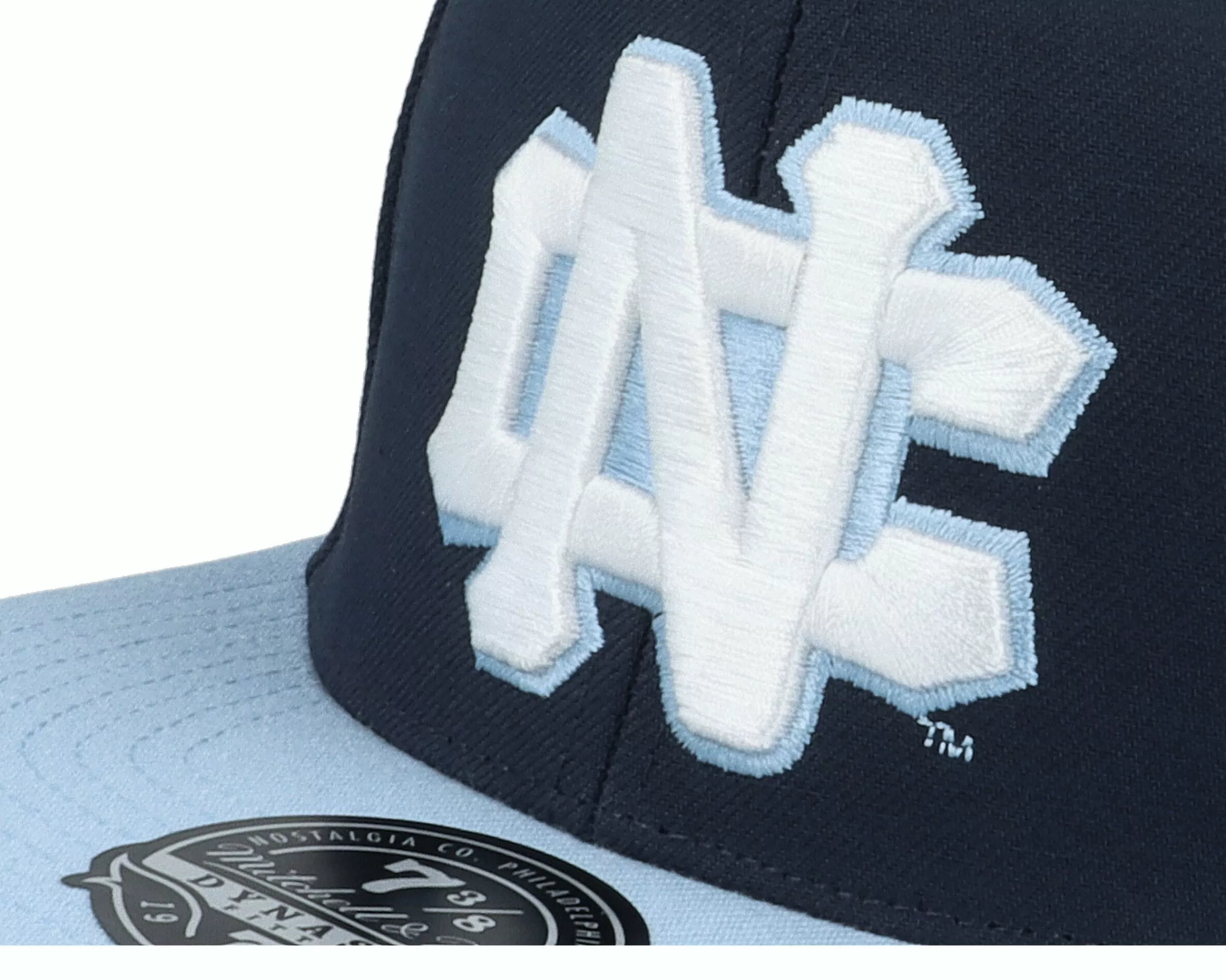 Mitchell & Ness North Carolina Tar Heels Core Side Navy Fitted - -Unisex Fitted