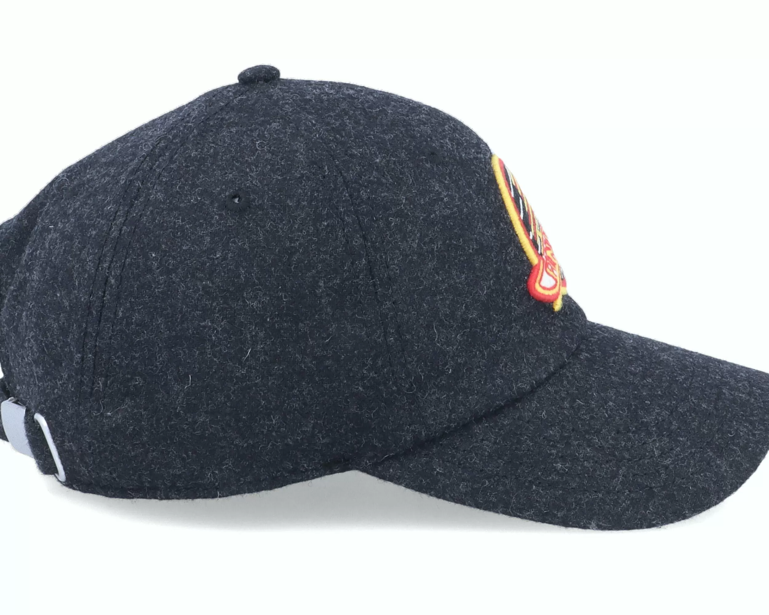 American Needle Vancouver Canucks Nhl Archive Legend Black Dad Cap - -Unisex Dad Cap